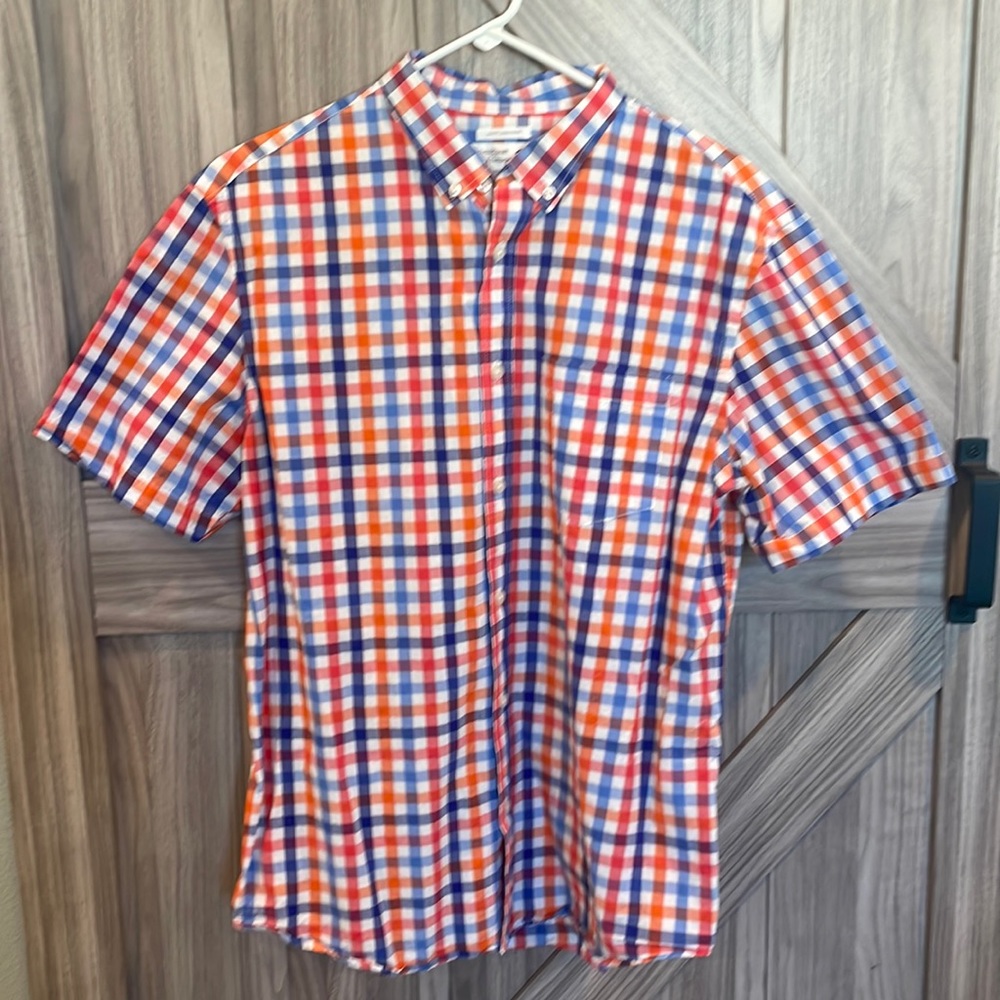 Old Navy Men’s Short Sleeve Button Down Shirt, Size L, Excellent Condition